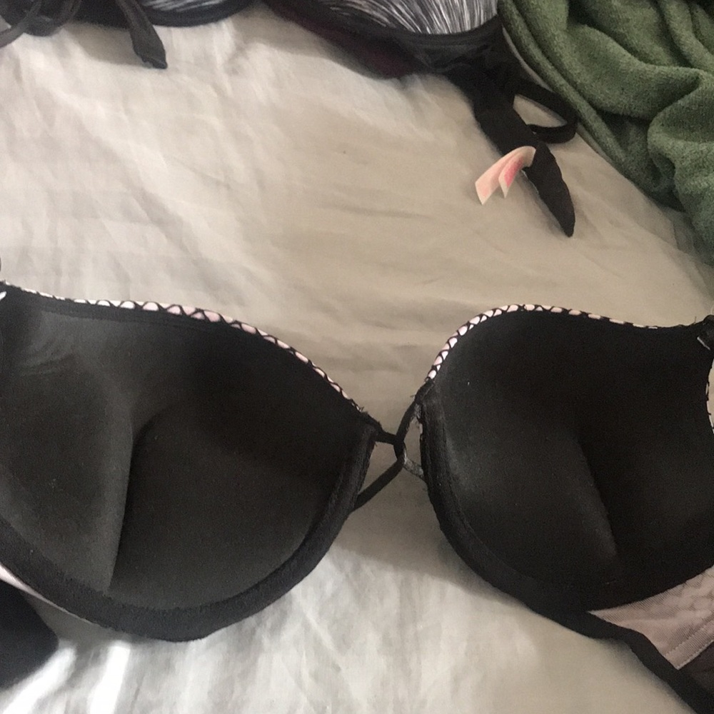 Vs/Pink Bras - image 5